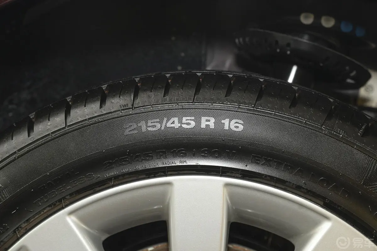 奥迪A1Sportback 30TFSI 舒适型轮胎规格