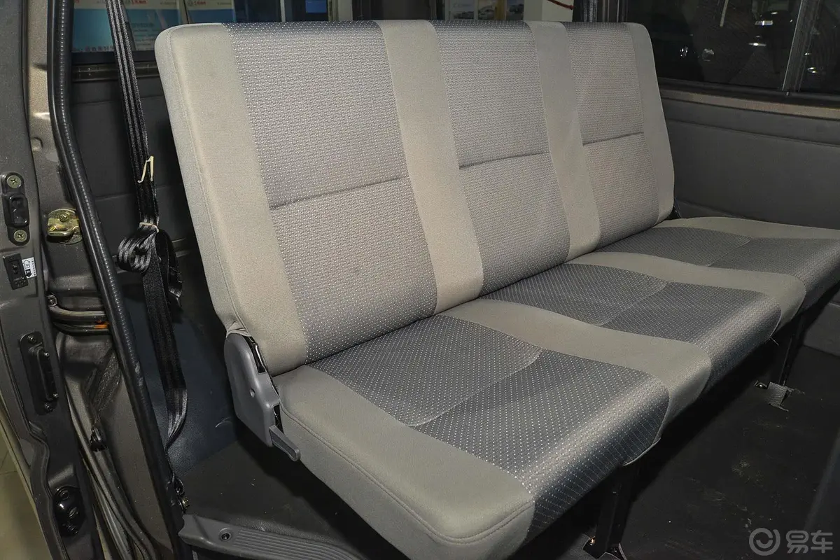 菱智V3 1.5L 手动 5座 基本型 国四后排座椅