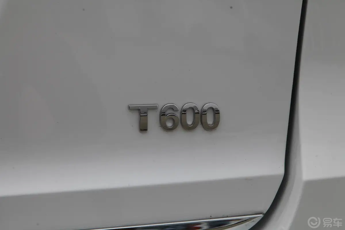 众泰T600运动版 1.5T 手动 豪华版尾标