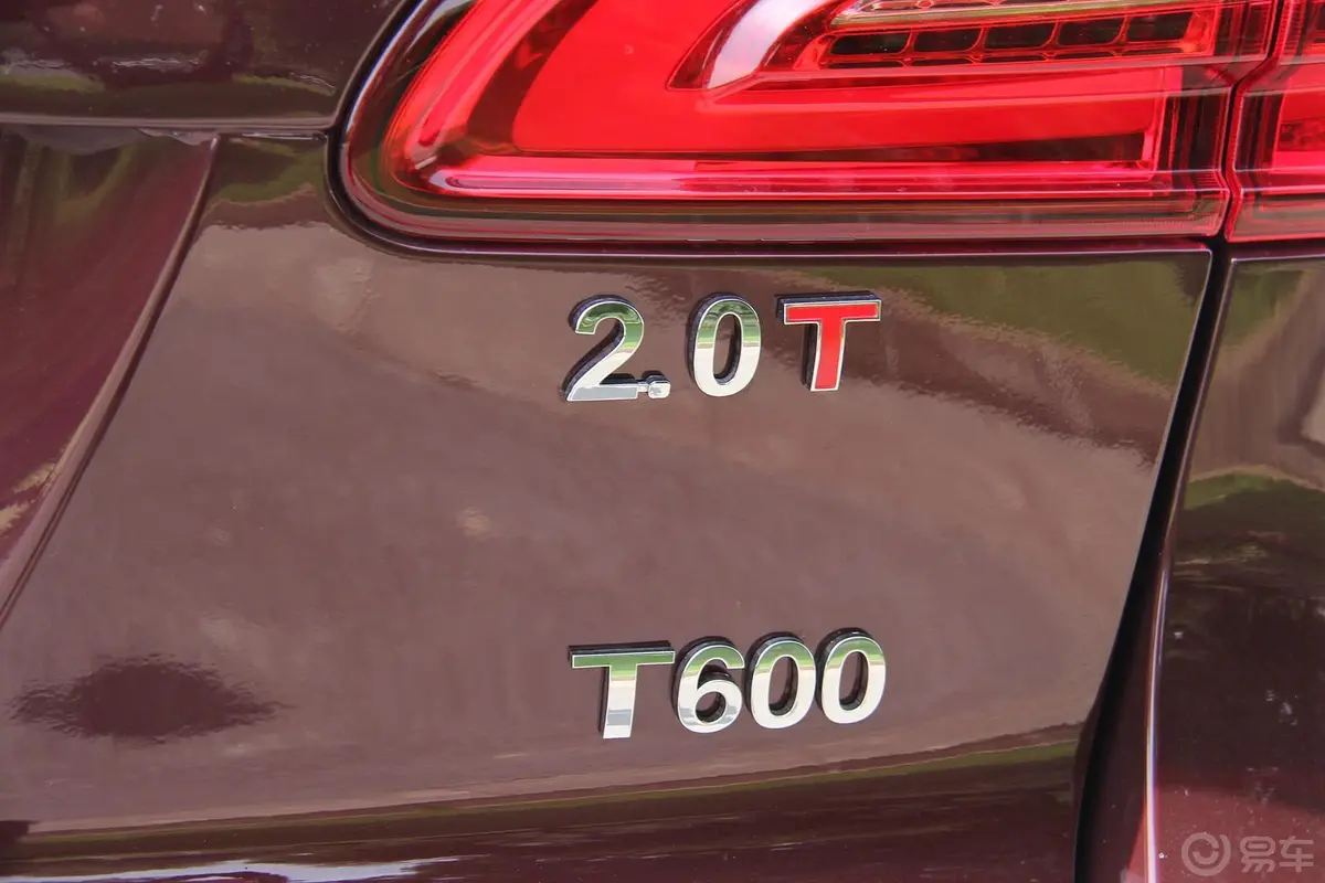 众泰T600运动版 2.0T 双离合 豪华版尾标