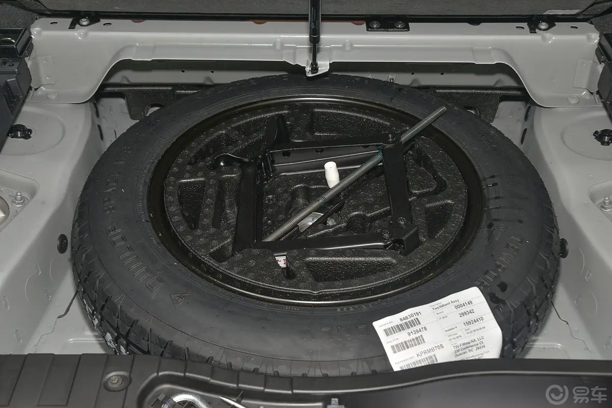 宝马X5(进口)xDrive28i备胎