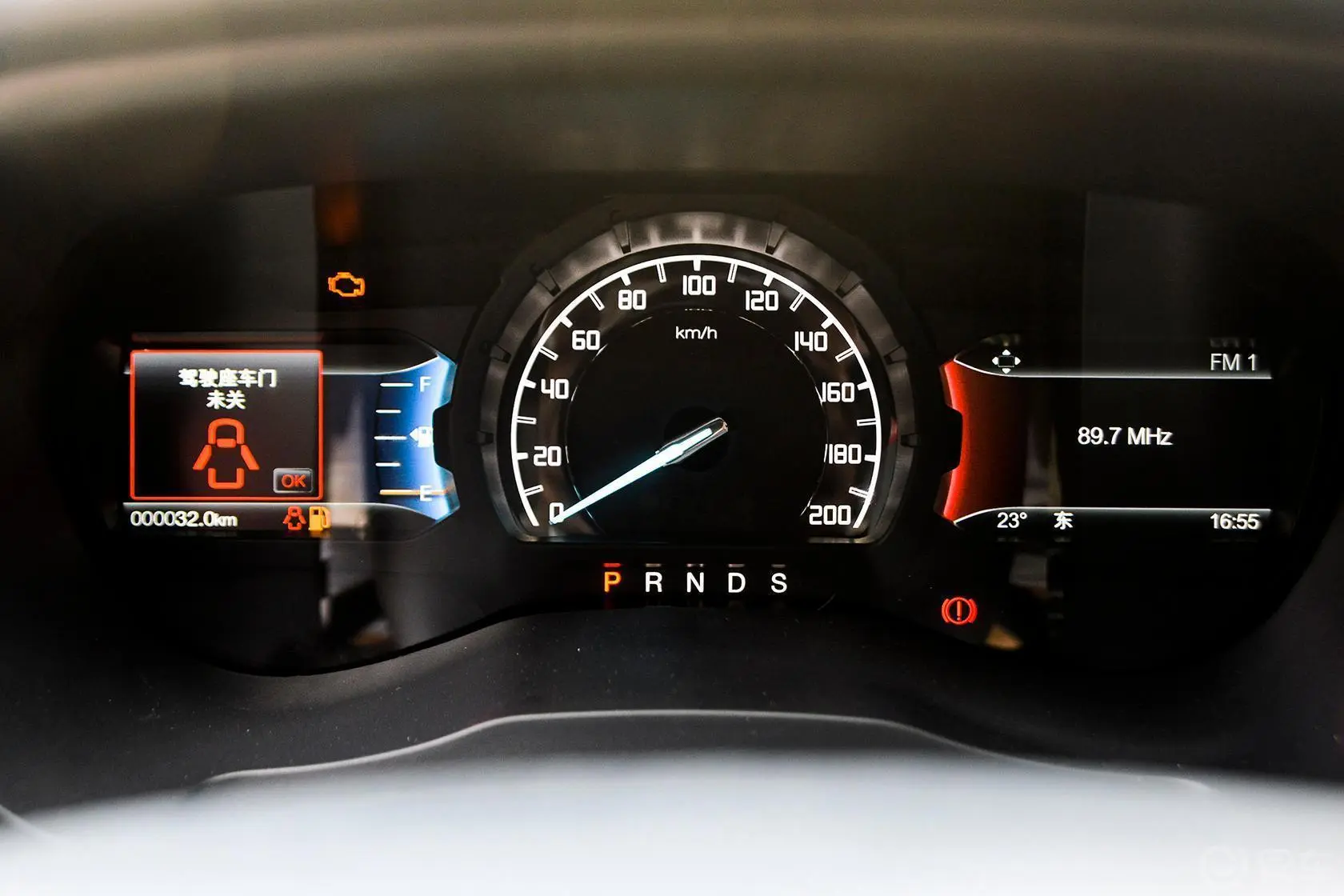 撼路者2.0T 手自一体 四驱 旗舰版 汽油仪表盘背光显示