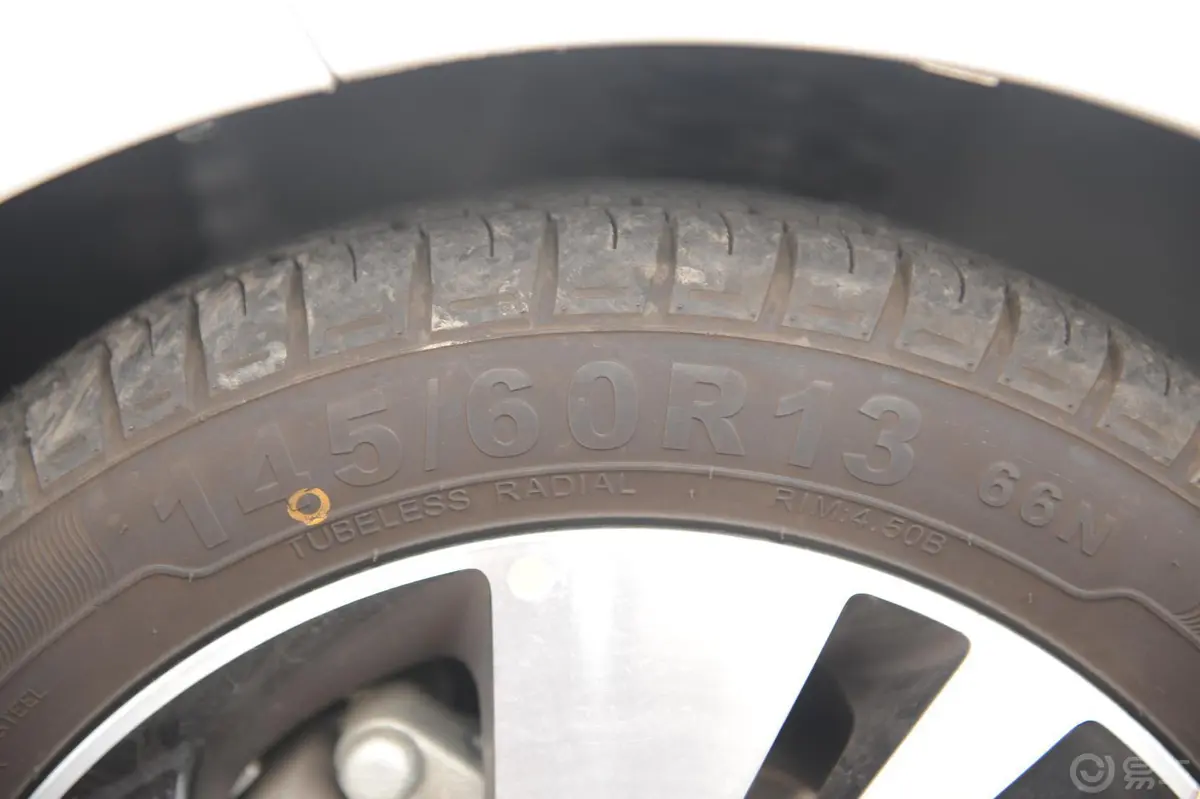 知豆D2标准型轮胎规格