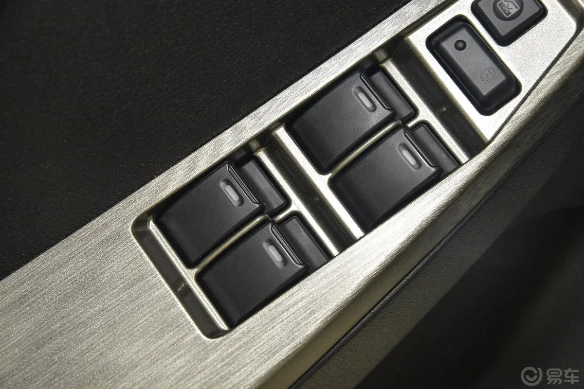 吉利GX7经典版 1.8L 手动 新都市型升级版 国Ⅴ车窗升降键