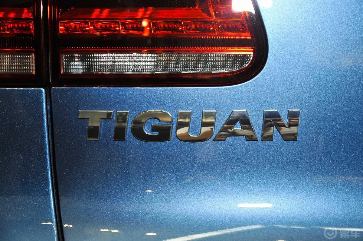 Tiguan2.0T 手自一体 四标准型尾标