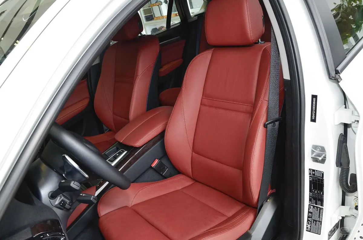 宝马X6xDrive35i 中东版驾驶员座椅
