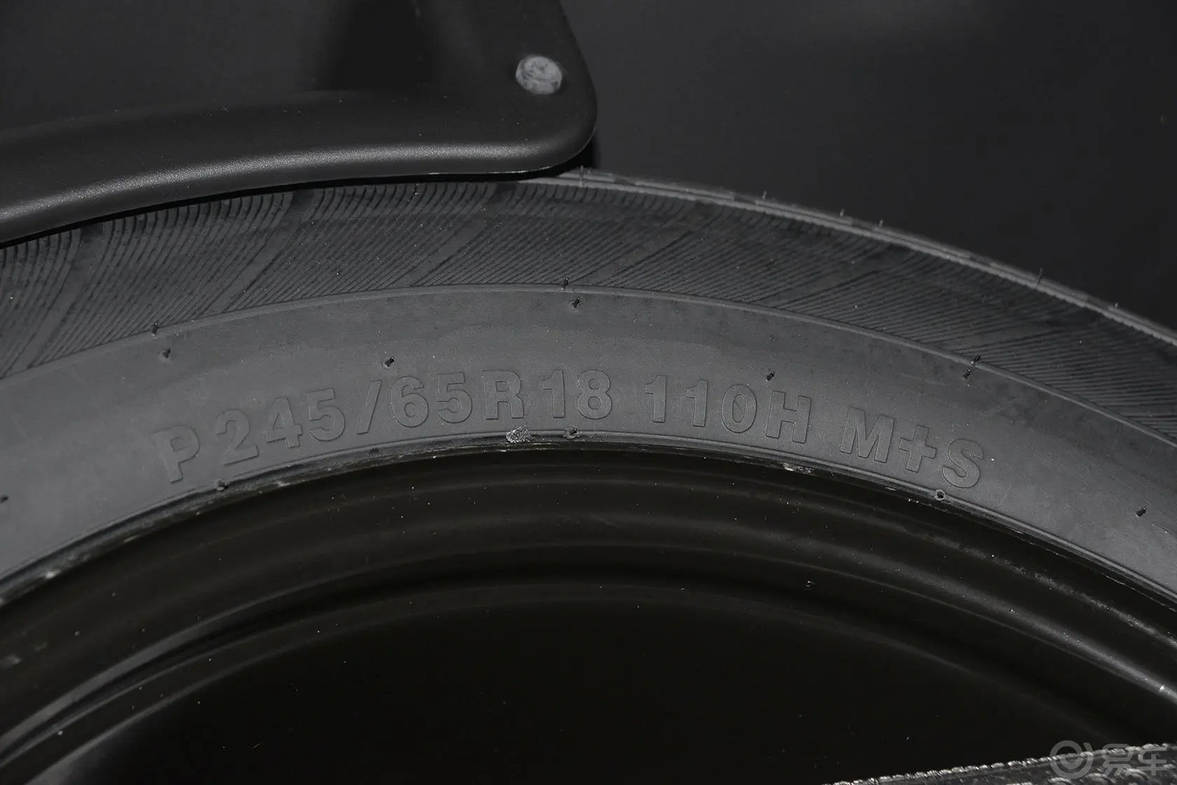 大切诺基(进口)3.0TD 柴油 舒享导航版备胎规格