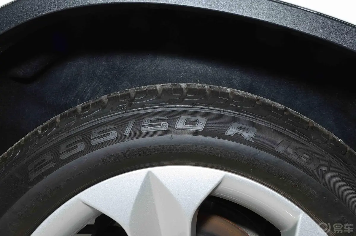 宝马X6xDrive35i 中东版轮胎规格