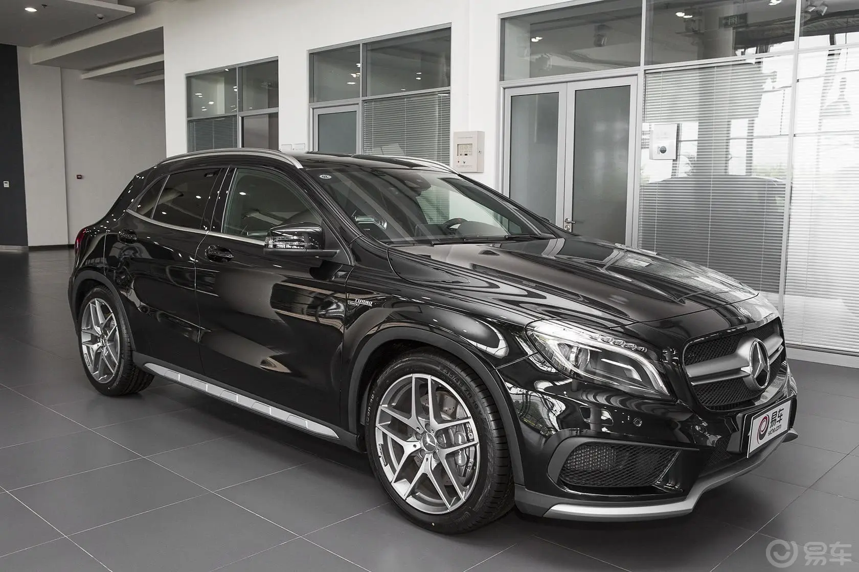 奔驰GLA AMGGLA 45 AMG 4MATIC正前水平