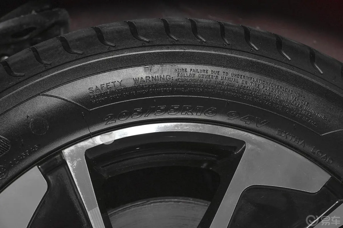众泰Z300新视界版 1.5L 手动 豪华型轮胎规格