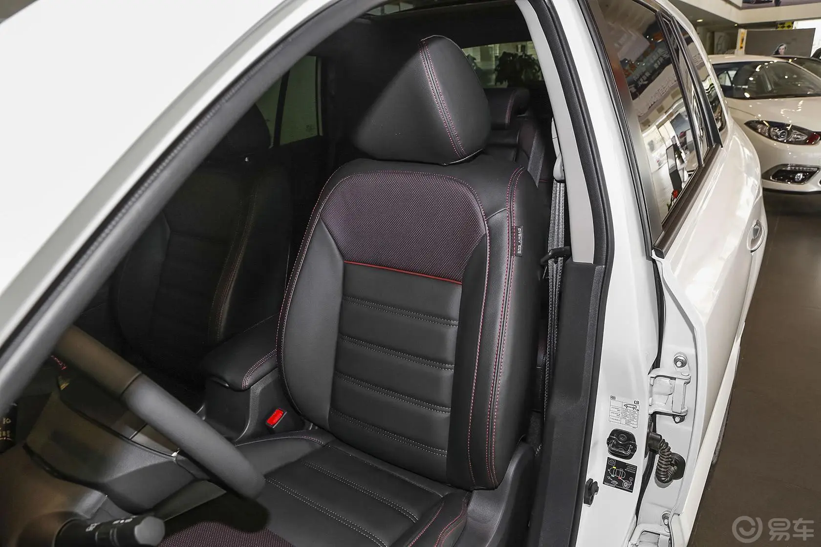 科雷傲(进口)2.5L 两驱 舒适版驾驶员座椅