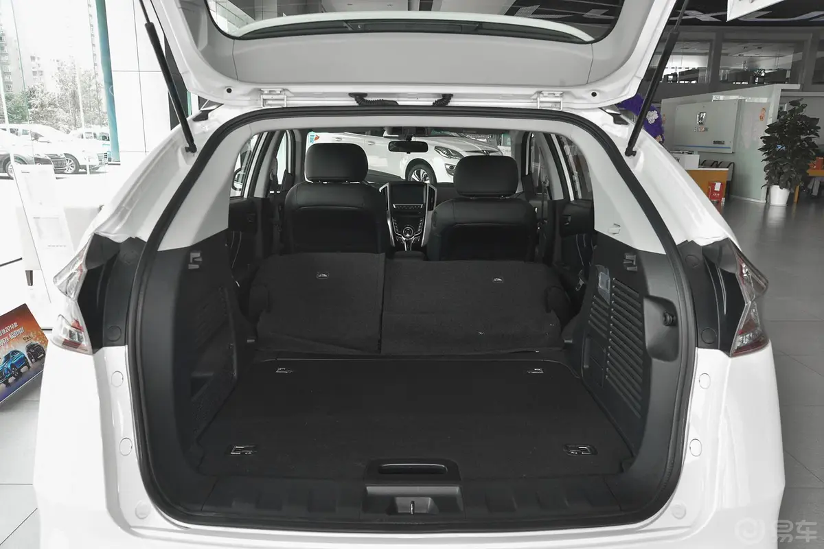 优6 SUV1.8T 魅力升级型空间