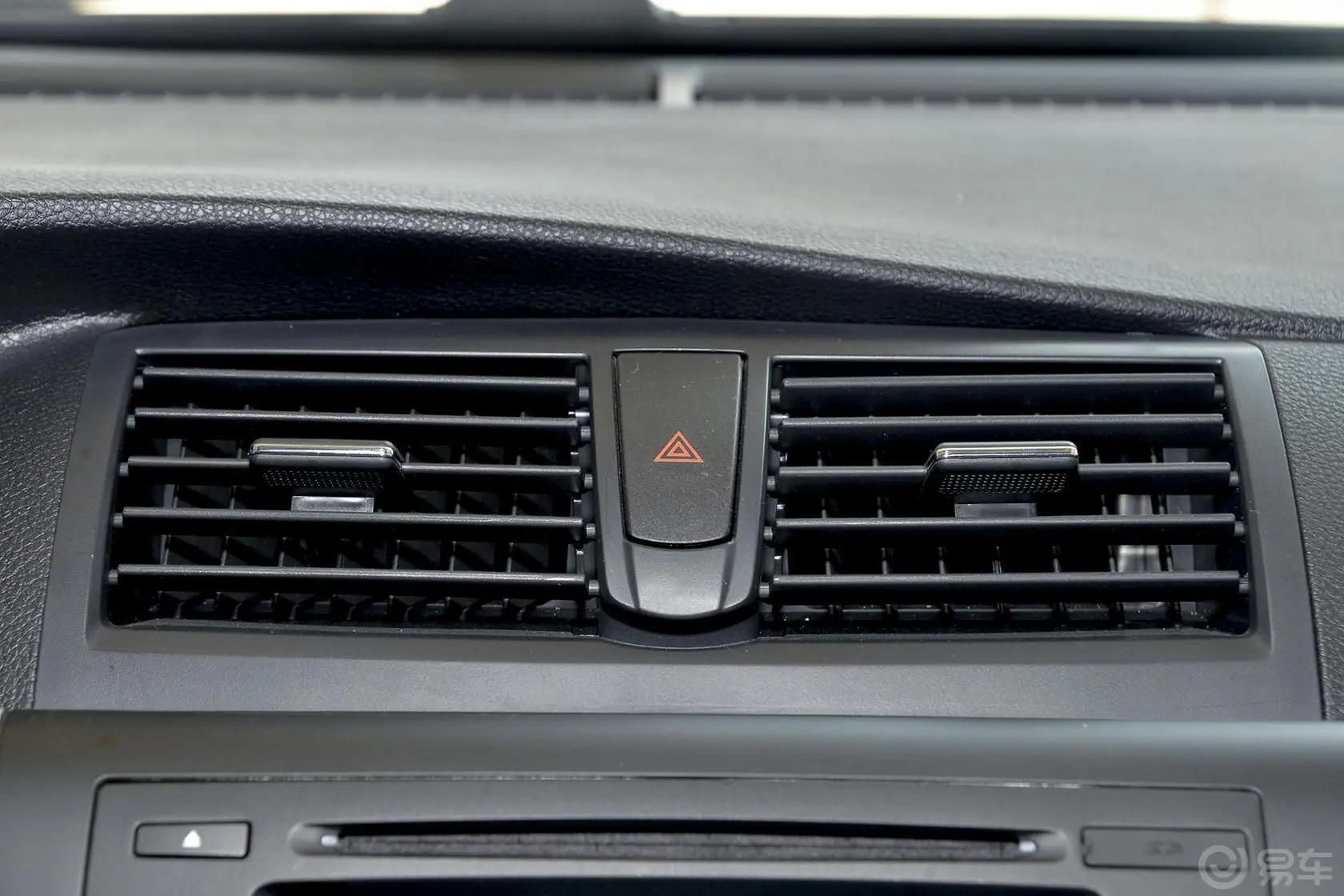 众泰Z300新视界版 1.5L 手动 尊贵型前出风口