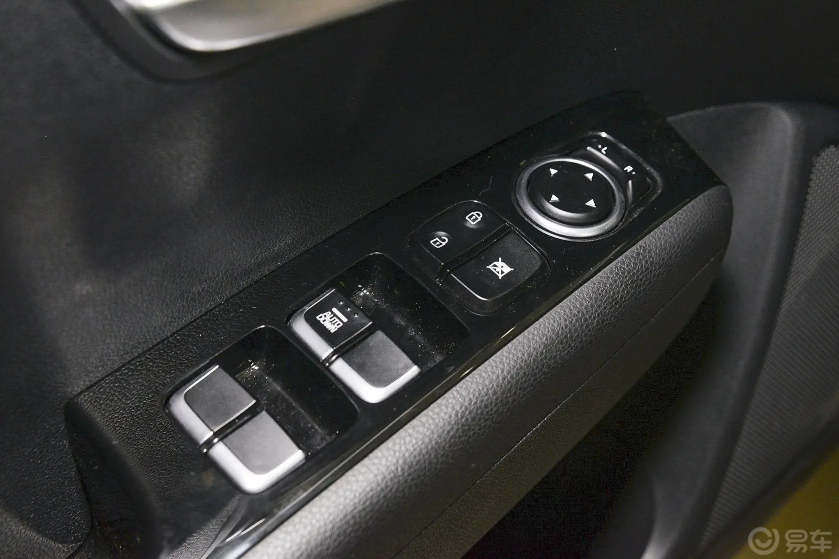 KX3傲跑2.0L 自动 两驱 DLX车窗升降键
