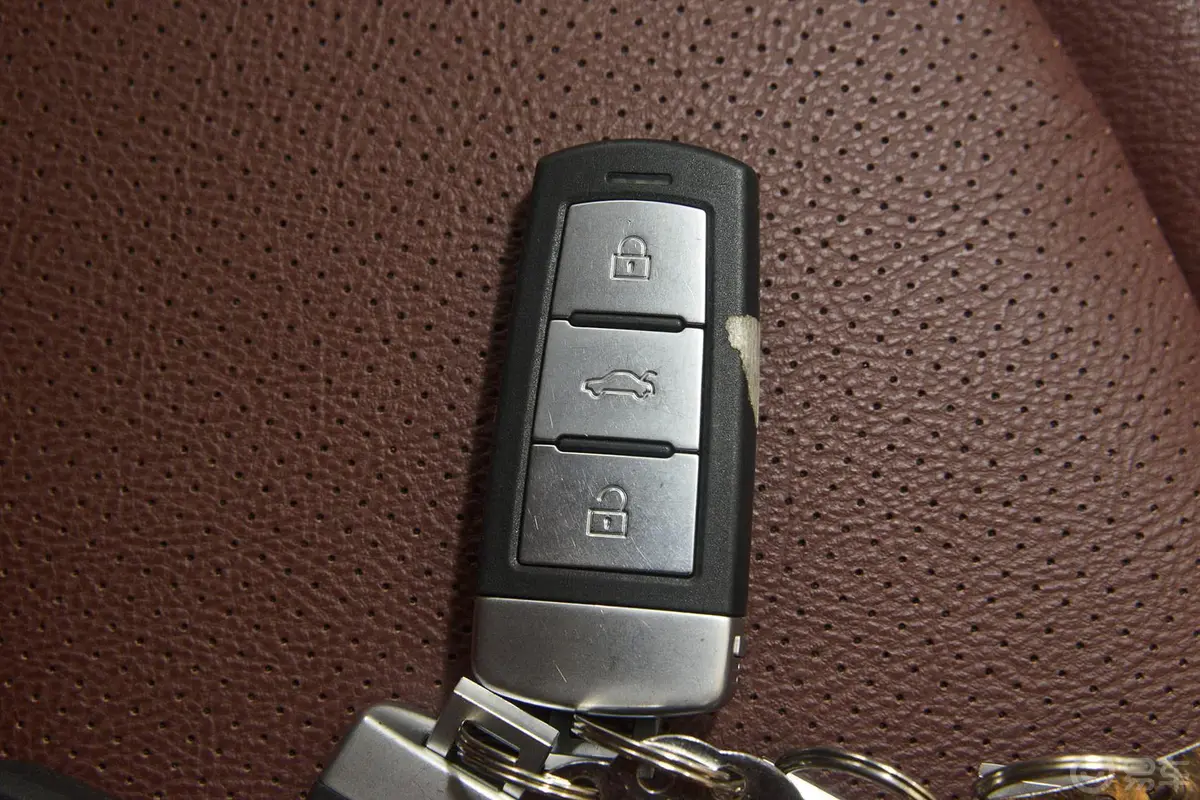 众泰T600家用版 2.0T 手动 豪华型钥匙