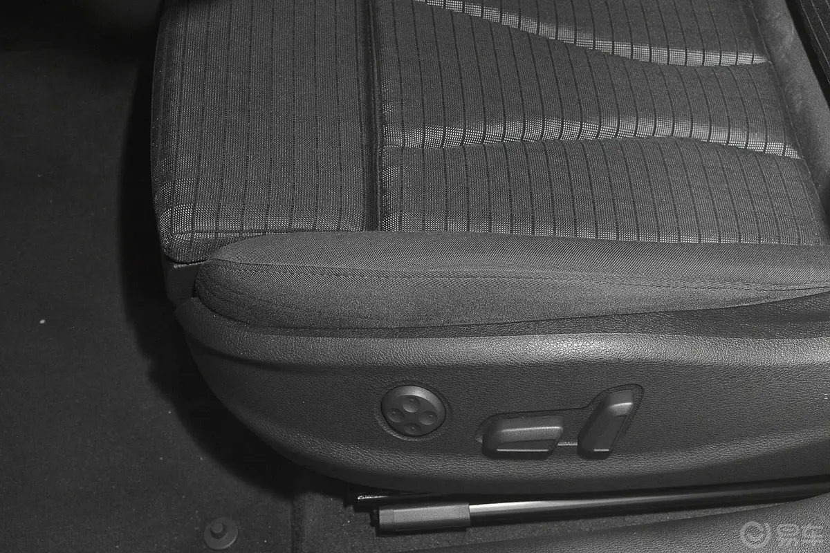 奥迪A3 插电混动(进口)Sportback e-tron 舒适型座椅调节键