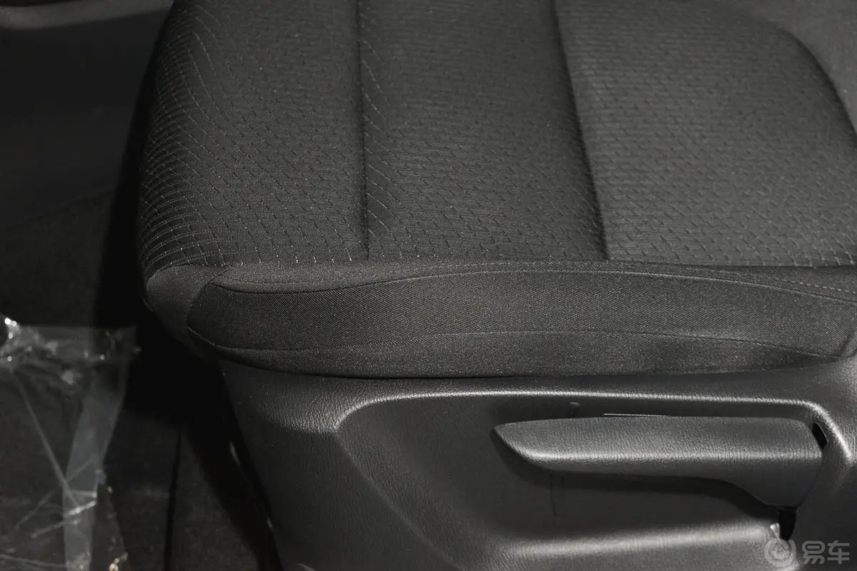 马自达CX-52.0L 手自一体 两驱 都市版座椅调节键