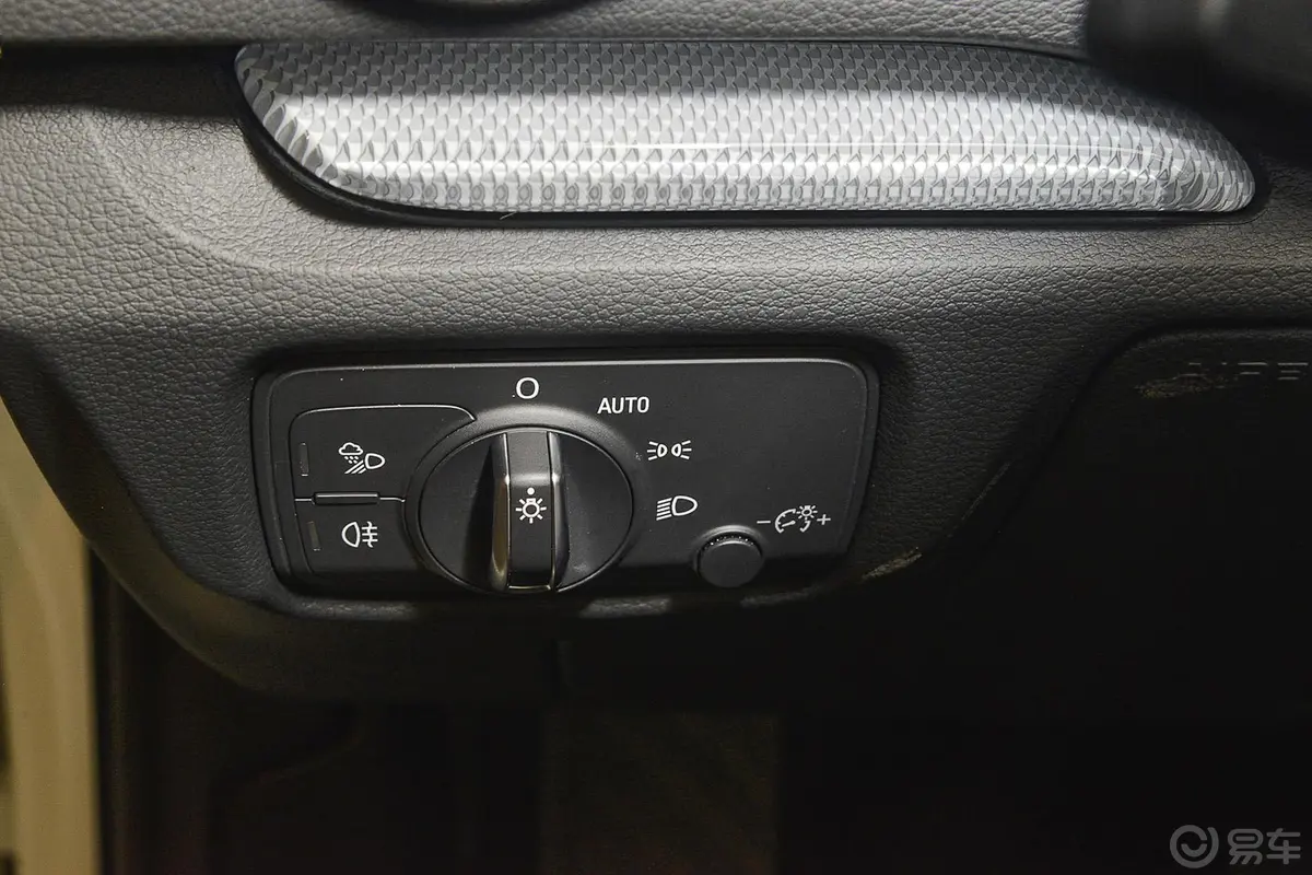 奥迪A3 插电混动(进口)Sportback e-tron 舒适型大灯开关