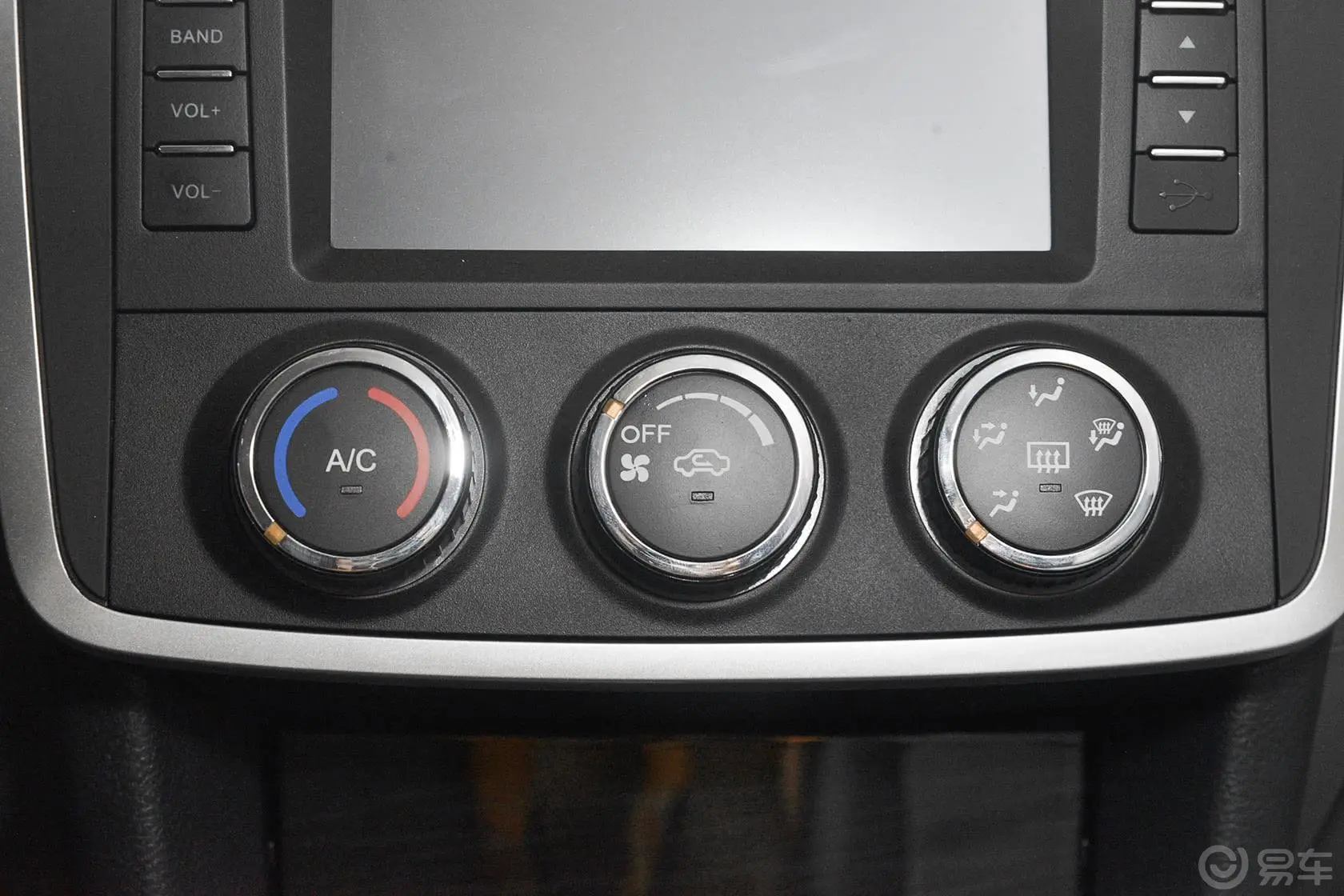 众泰Z300新视界版 1.6L 自动 豪华型空调