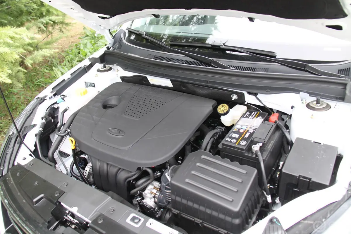 艾瑞泽71.6L CVT 致领版内饰