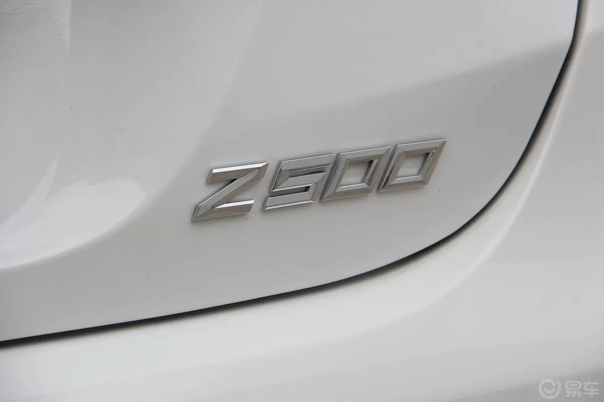 众泰Z5001.5T CVT 旗舰型尾标