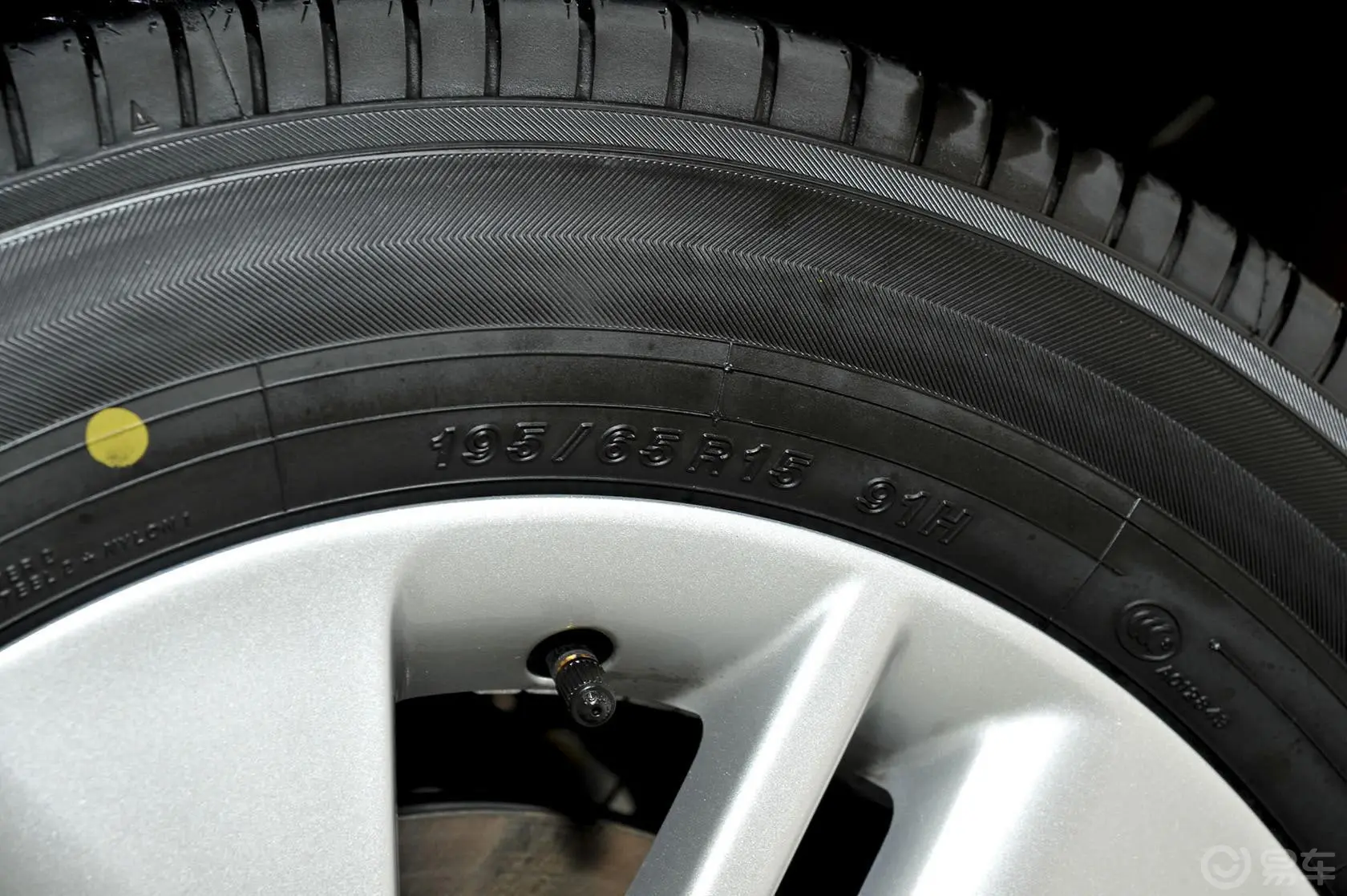卡罗拉1.6L GL CVT轮胎规格