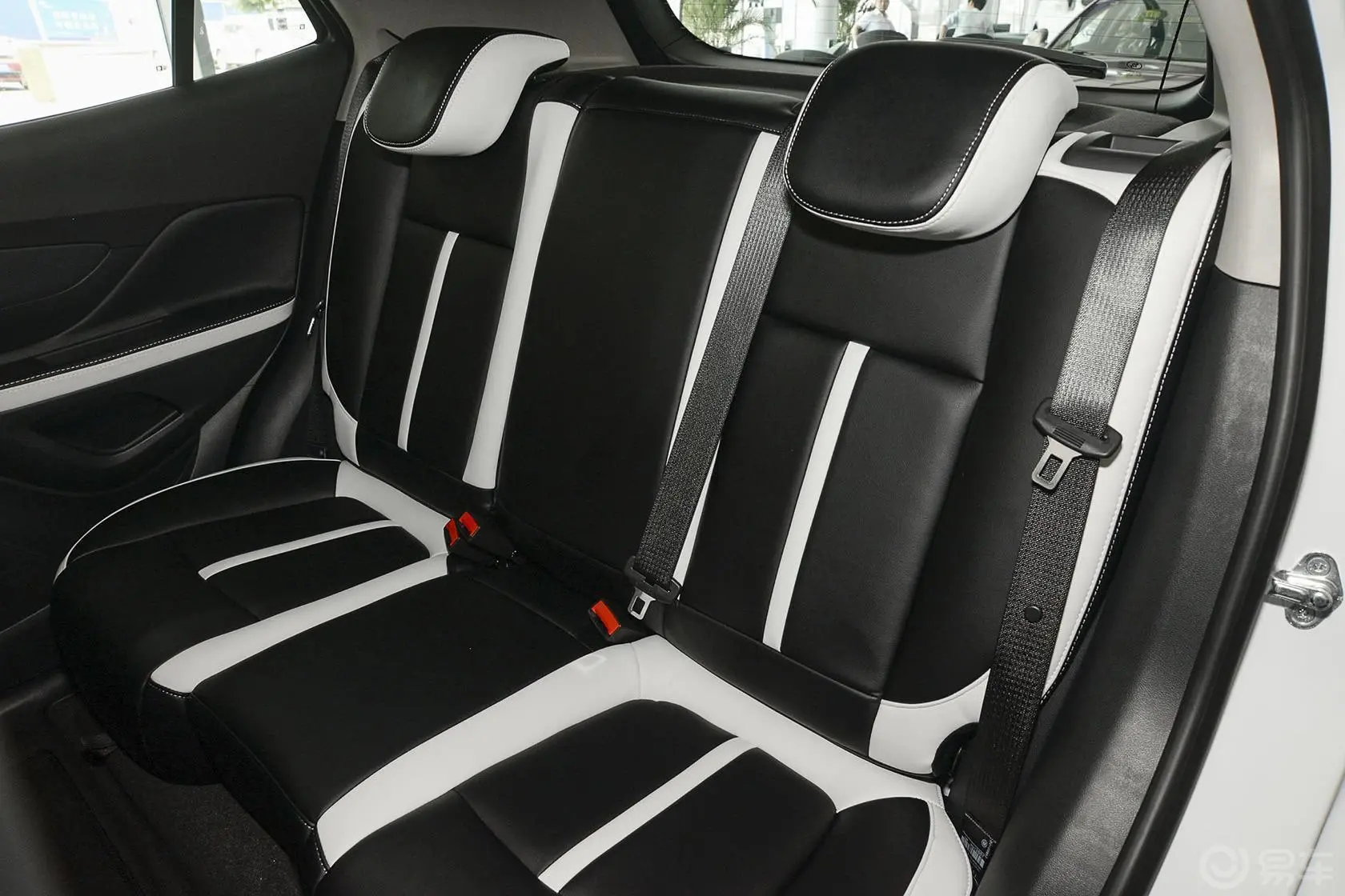 昂科拉18T 自动 两驱 都市时尚型后排座椅