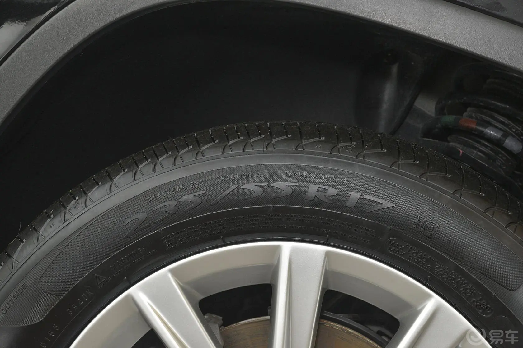 途观1.8TSI 手动 前驱 限量版轮胎规格