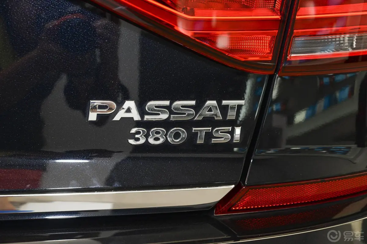 帕萨特380TSI DSG御尊版尾标