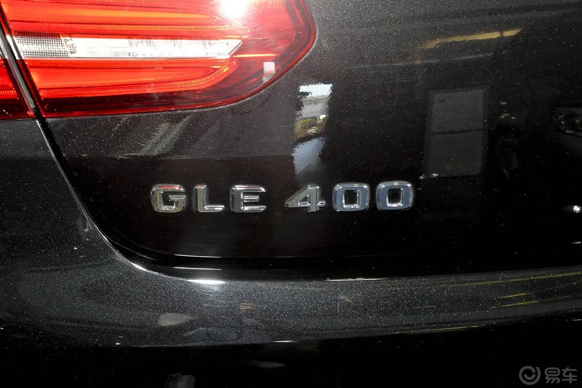 奔驰GLE轿跑GLE 400 4MATIC 轿跑SUV尾标