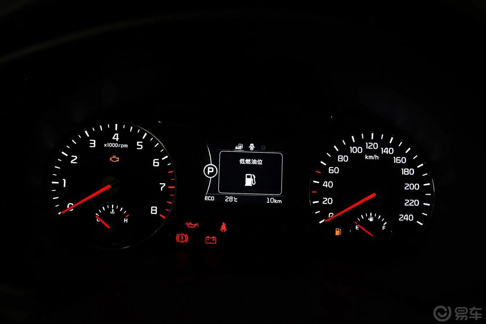索兰托索兰托L 2.4GDI 汽油 4WD 定制版 七座 国IV仪表盘背光显示