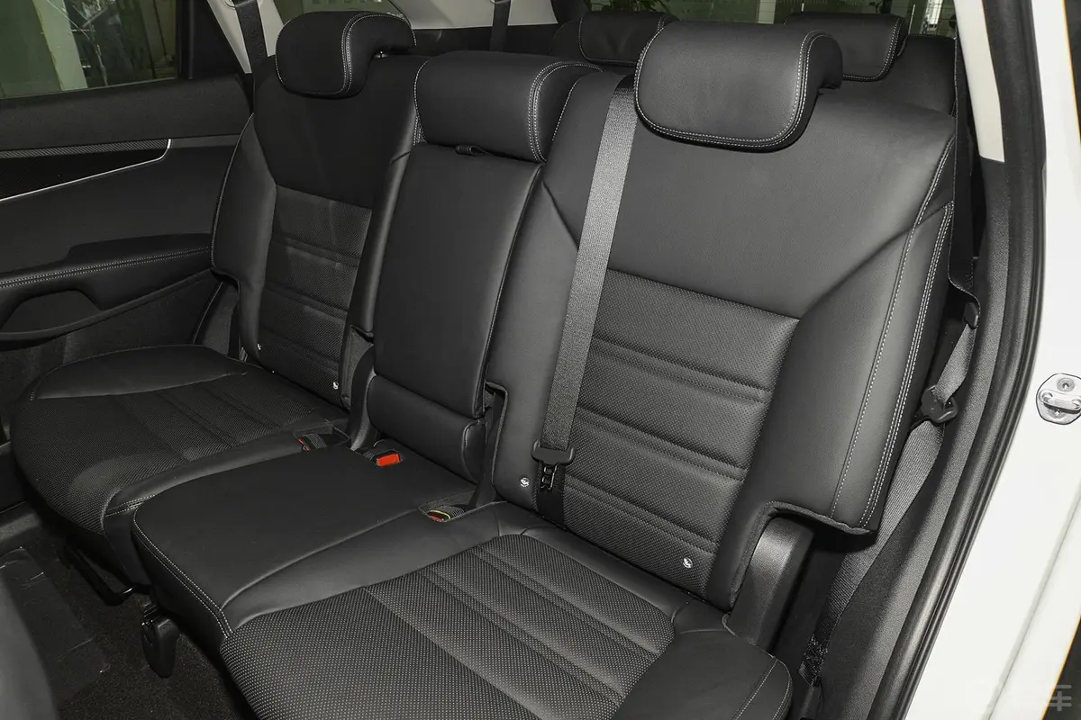 索兰托索兰托L 2.4GDI 汽油 4WD 定制版 七座 国IV后排座椅