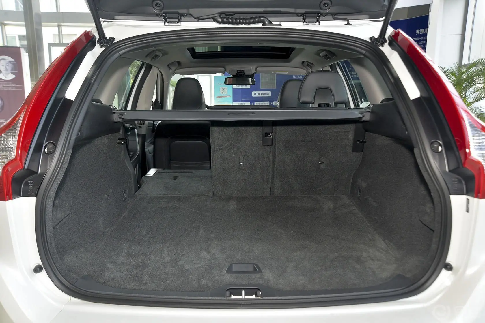 沃尔沃XC60T5 AWD 智进版行李箱空间