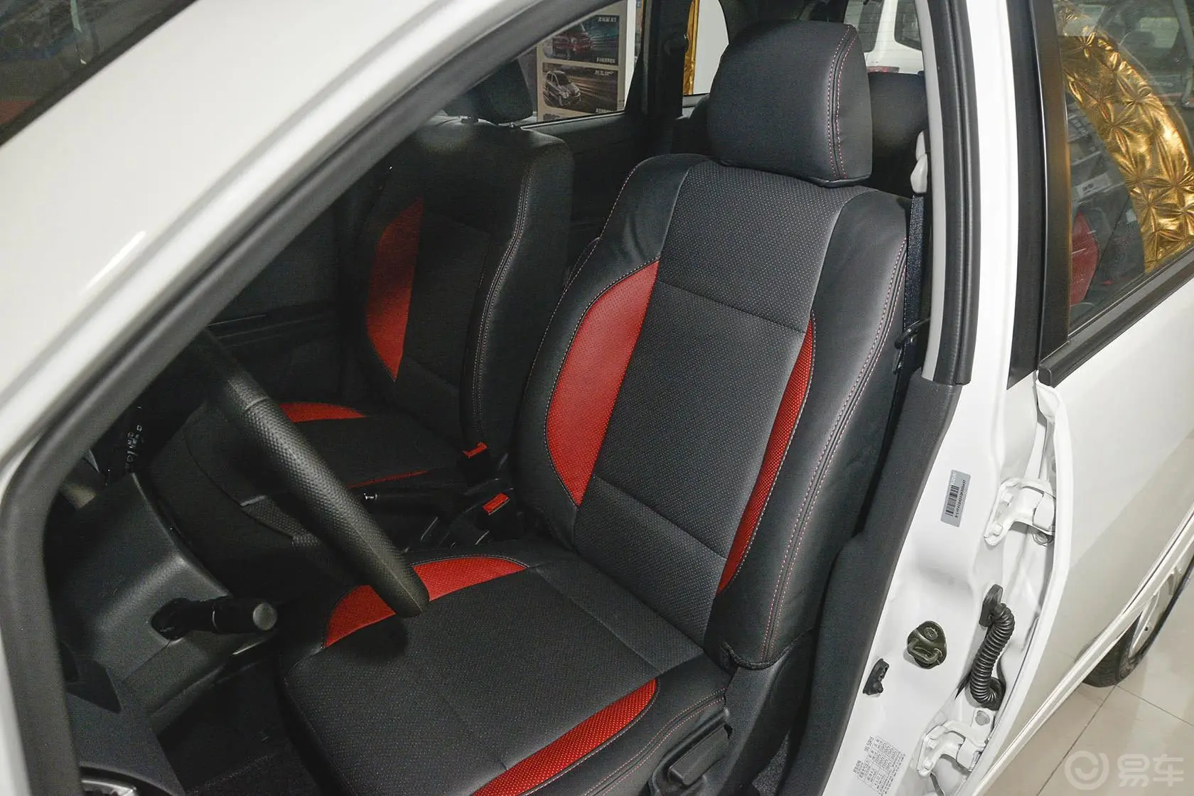 利亚纳A6两厢 1.4L 手动 理想版驾驶员座椅