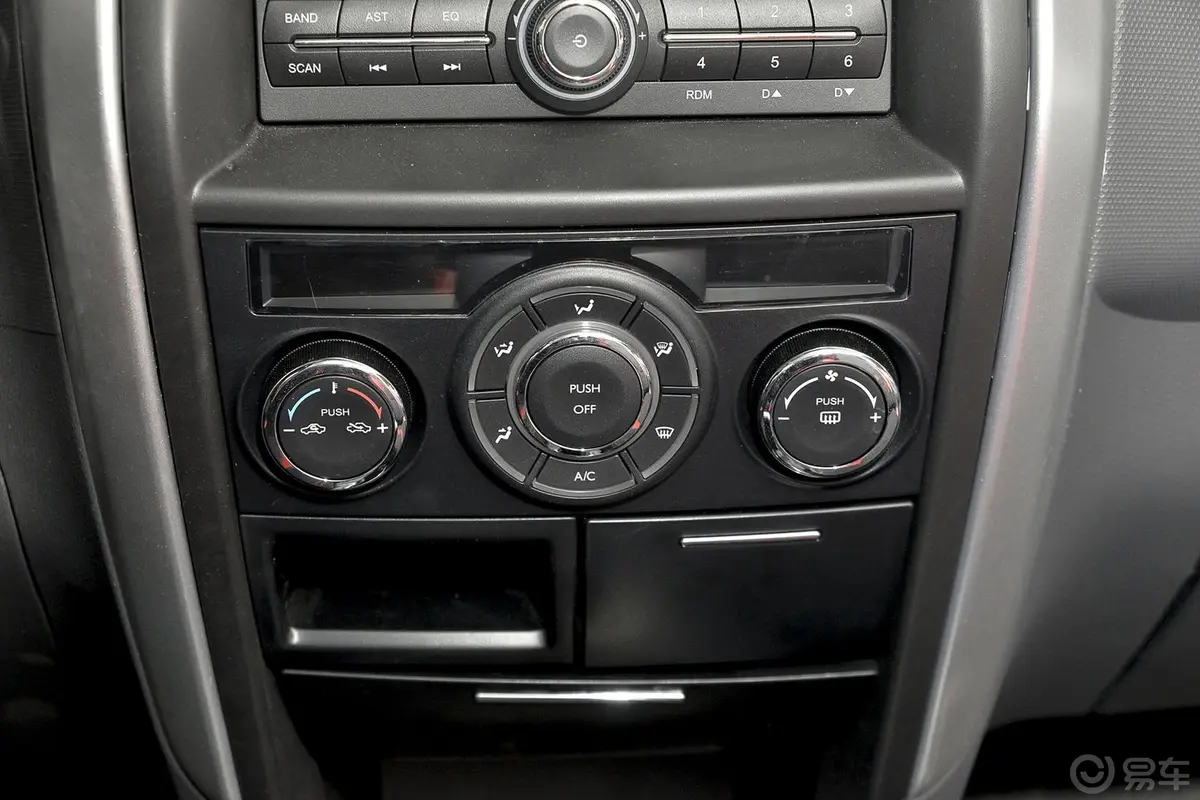 利亚纳A6两厢 1.4L 手动 畅想版空调