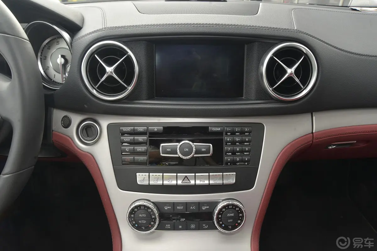 奔驰SL级SL400 时尚版前排车顶中央控制区