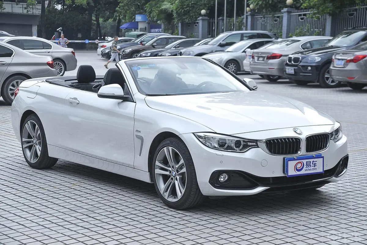 宝马4系敞篷轿跑车 428i xDrive 设计套装型外观