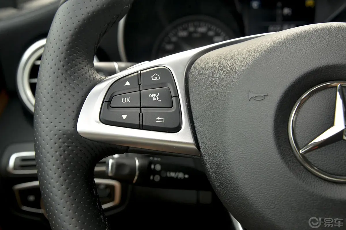 奔驰C级(进口)C200 轿跑车方向盘功能键（左）