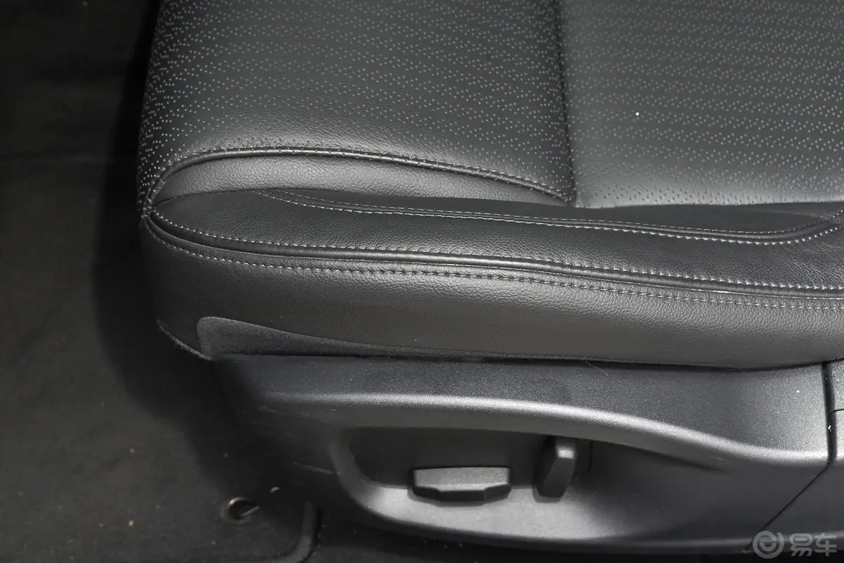 捷豹XF3.0 SC 两驱 R-Sport 运动版座椅调节键