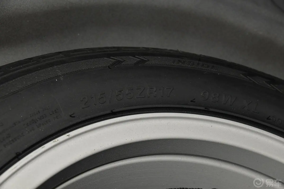 众泰Z5001.5T CVT 尊贵型备胎规格