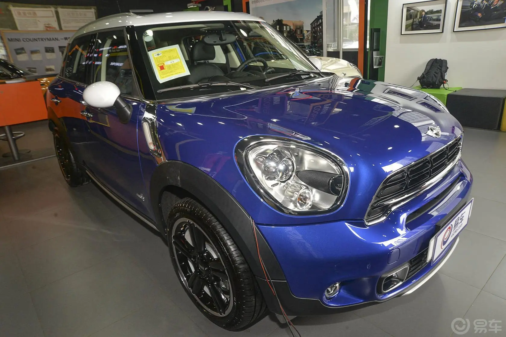 MINI COUNTRYMAN1.6T COOPER S All 4侧后45度车头向右水平