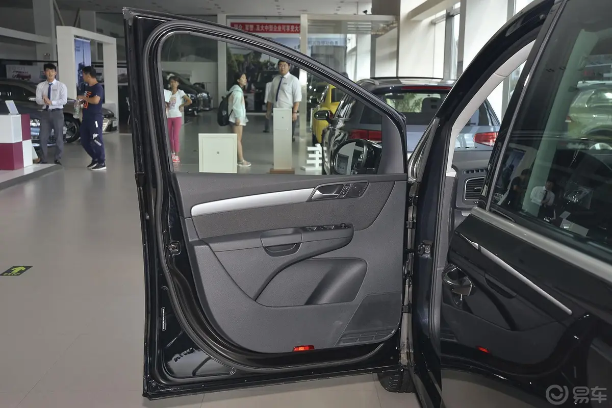夏朗2.0L TSI 标配型驾驶员侧车门内门板