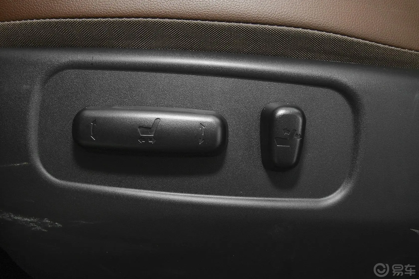 比亚迪S72.0TID 手自一体 尊贵型Plus 7座 升级版座椅调节键