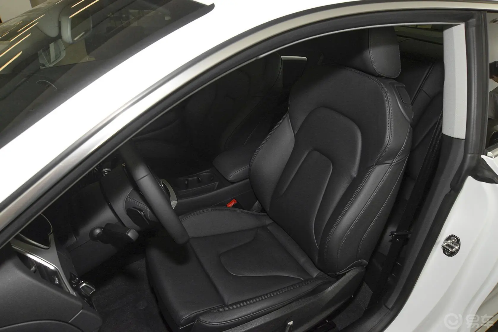 奥迪A5Coupe 45 TFSI 舒适型驾驶员座椅