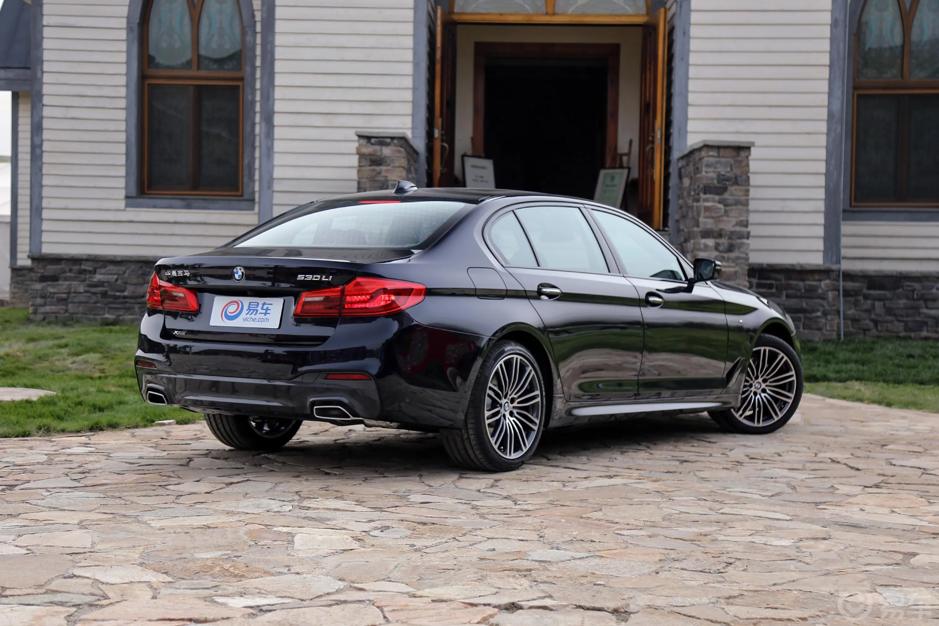 宝马5系530Li xDrive M运动套装外观