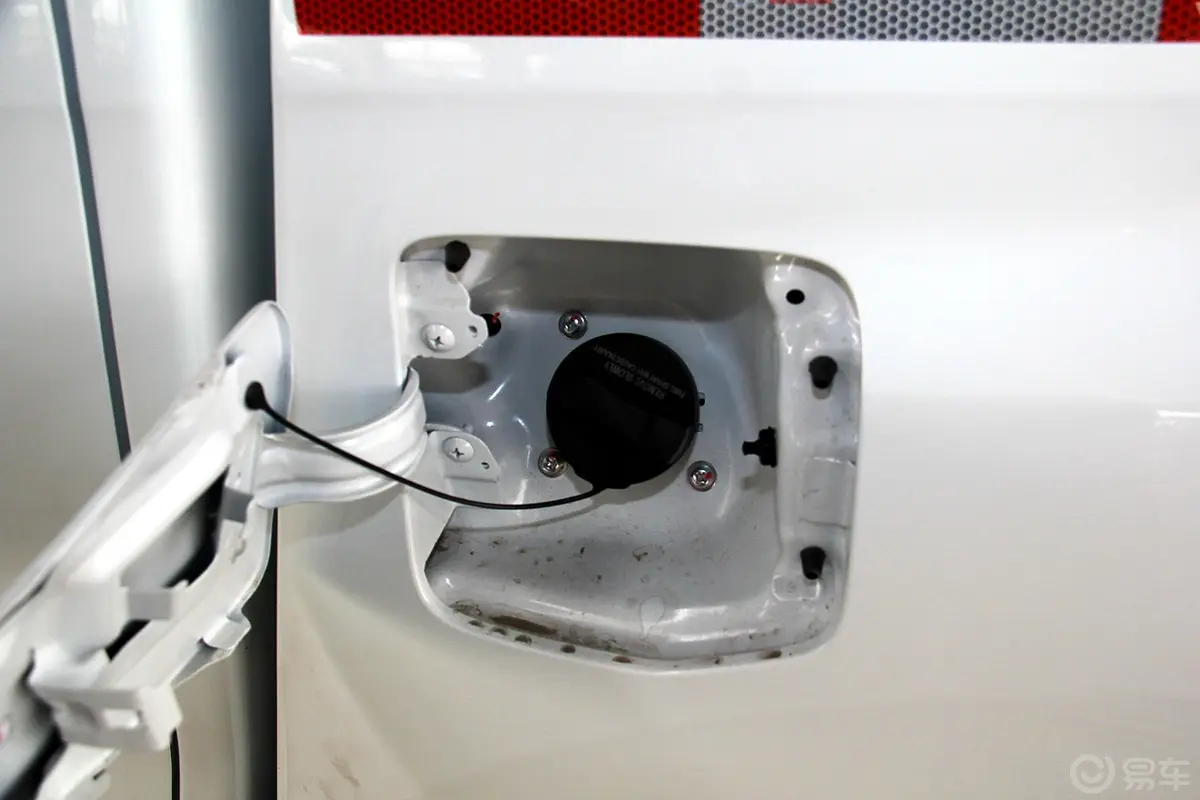 瑞迈2.0T 手动 两驱 豪华版 汽油油箱盖