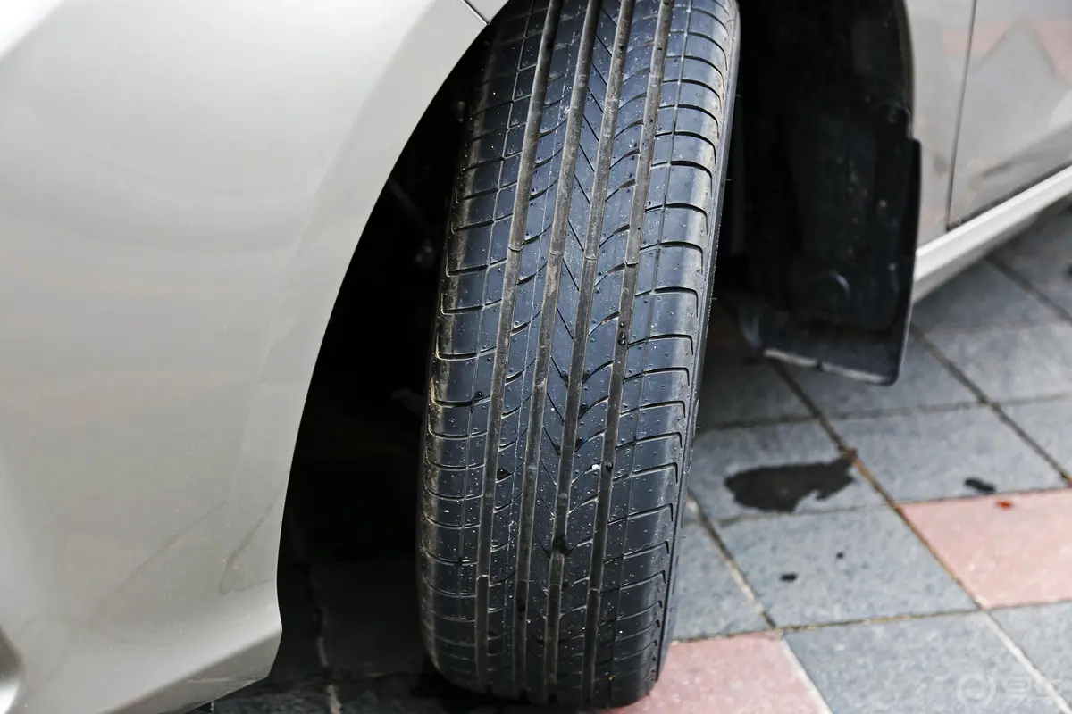 景逸S501.6L CVT 旗舰版外观