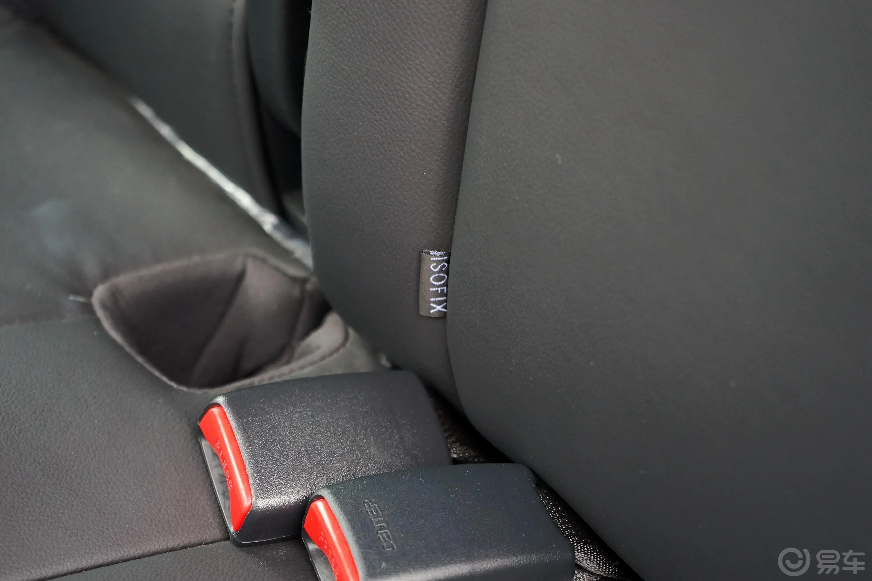 优6 SUV改款 1.6T 手自一体 旗舰版儿童座椅接口