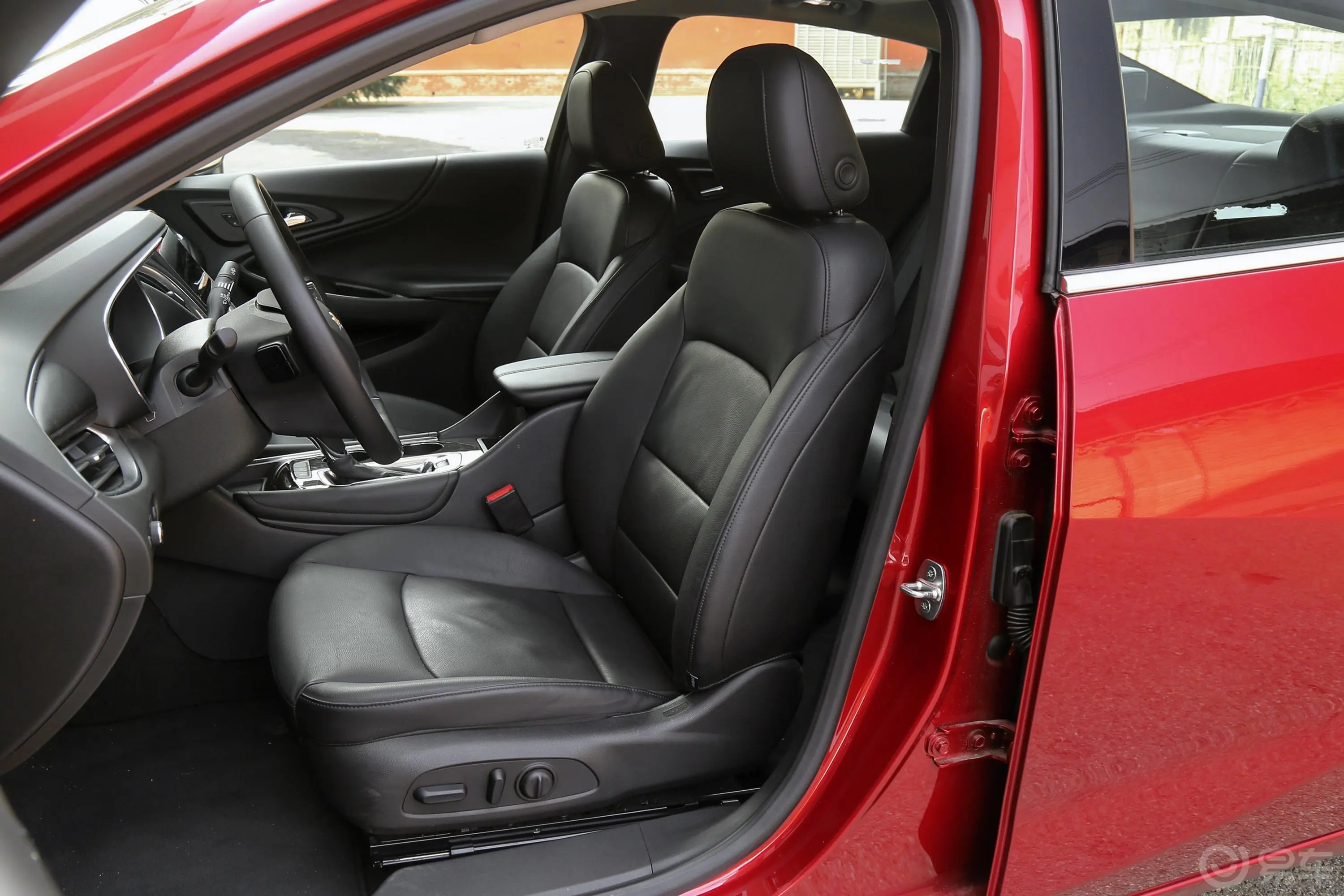 迈锐宝XL1.8L E-CVT 全混动锐尚版驾驶员座椅