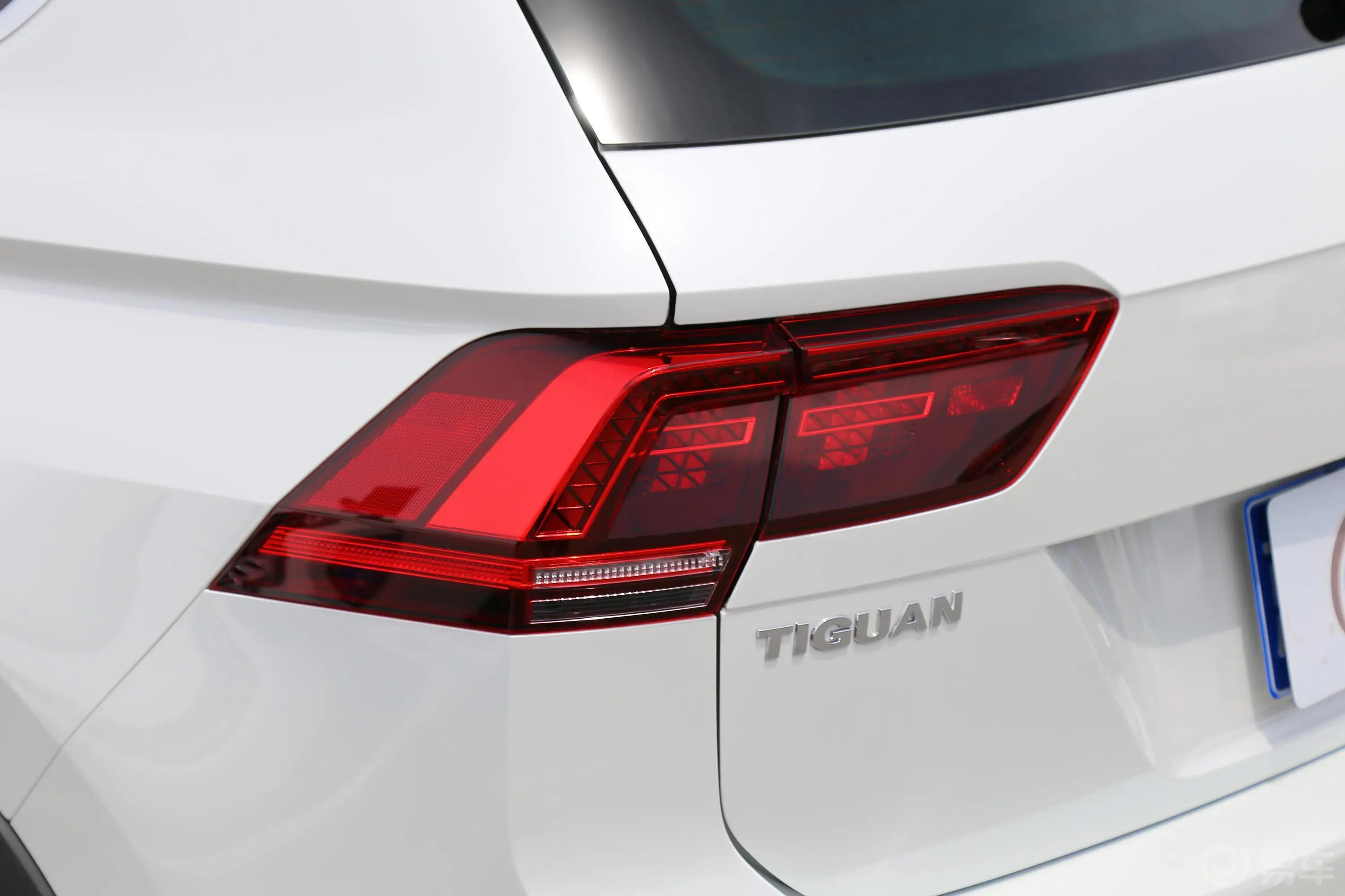 Tiguan380TSI 四驱 R-line尾灯侧45度俯拍